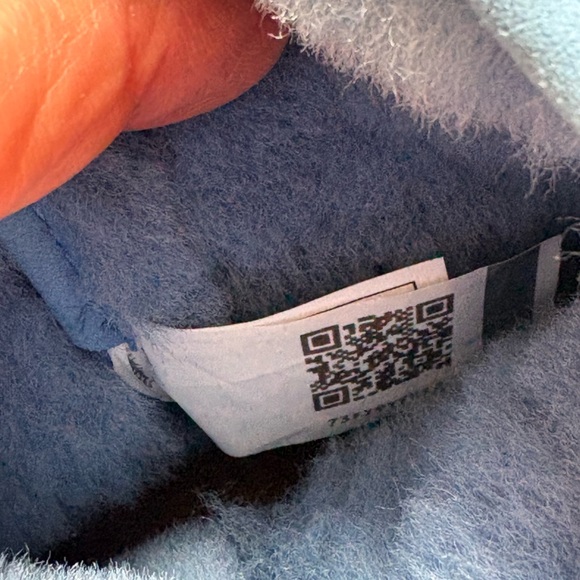 UGG Women’s Vibrant Blue Boots - Picture 7 of 8